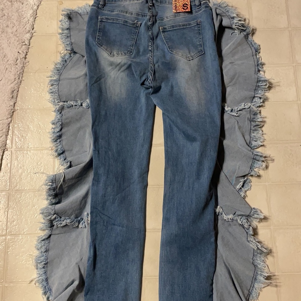 🔥 Designer Ruffled Jeans. NWT 🔥 ❤️ - Picture 3 of 3